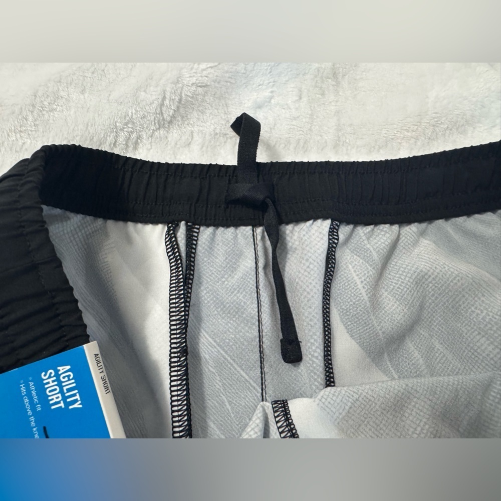 DSG Boy’s Pure White AI Formation Agility Short Size L - Picture 6 of 7
